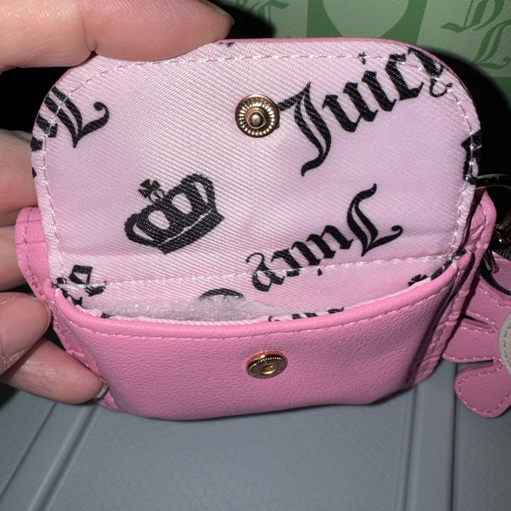 Juicy Couture Pink Floral Keychain Wallet with Gold Heart Accent - Picture 7 of 7